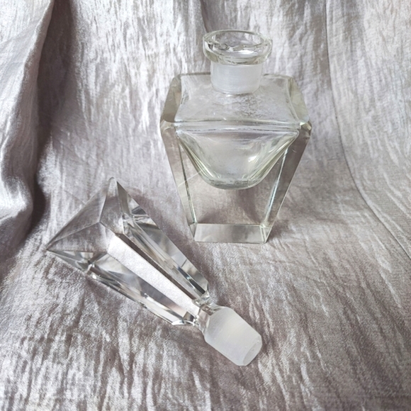 Vintage Perfume Bottle Clear Glass Heavy Crystal Prism  ***FLAW-CHIPS-FOGGED*** - Picture 3 of 13